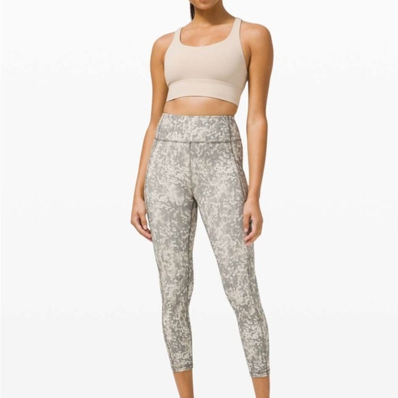 Lululemon Athletica Invigorate high rise crop - Picture 2 of 11